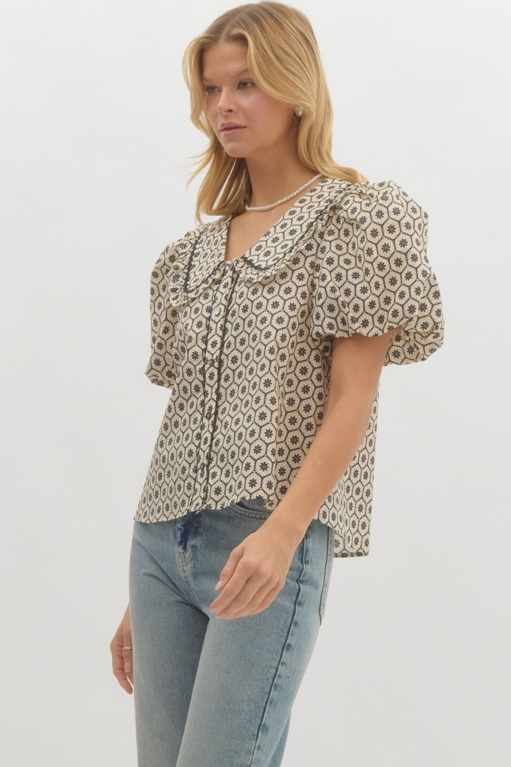 Black White Printed front button closure short bubble sleeve top