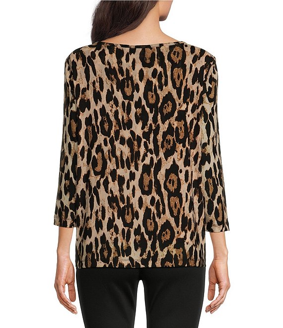 Cheetah Printed Stretch V-Neck 3/4 Sleeve Tunic Top