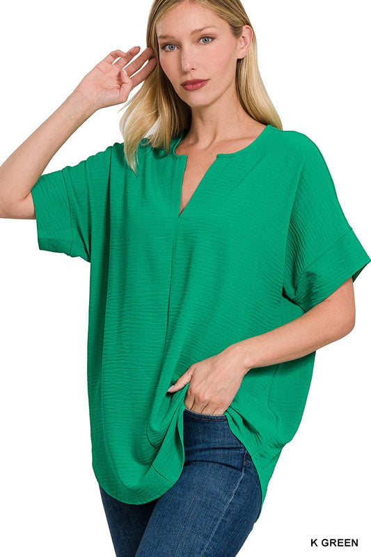 KELLY GREEN WOVEN AIRFLOW SPLIT NECK SHORT SLEEVE TOP